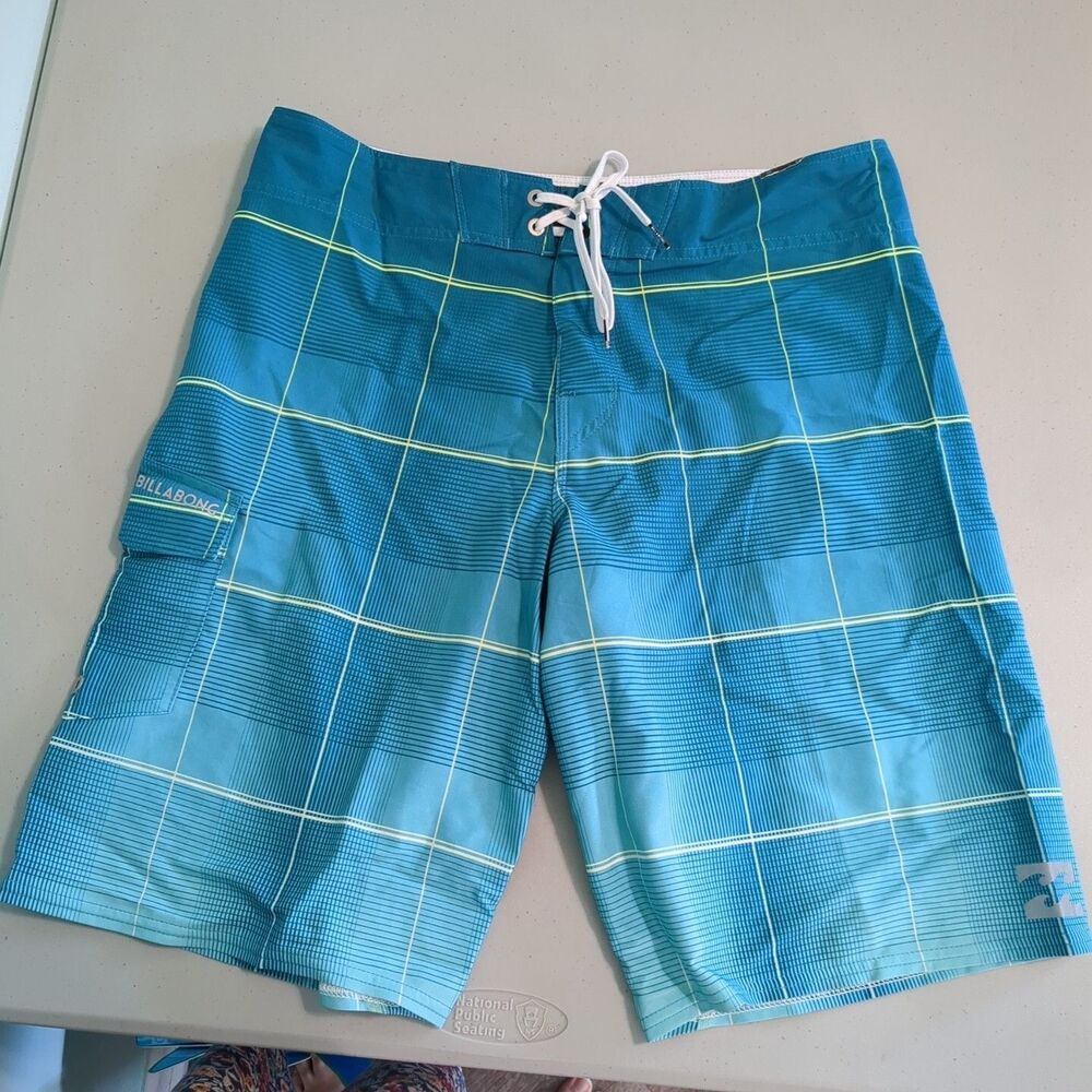 Billabong platinum x recycler board shorts mens size 32